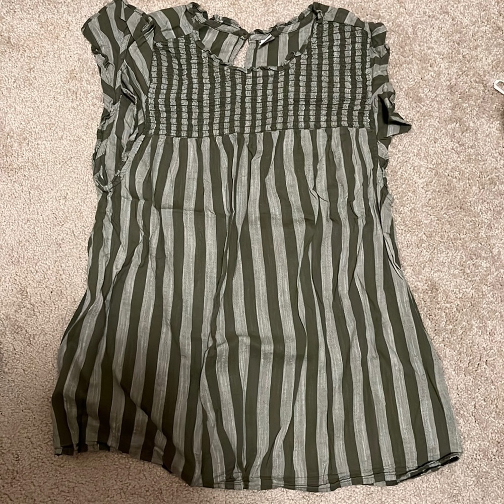 Old Navy /women top/ sleeveless